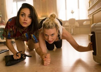Mila Kunis e Kate McKinnon estão em perigo no trailer da comédia The Spy Who Dumped Me
