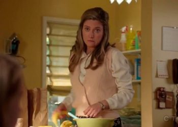 Young Sheldon (1X14 – Potato Salad, a Broomstick and Dad’s Whiskey)