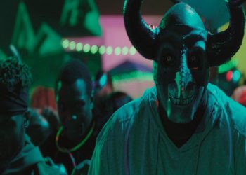 Saiba como as ‘noites de crime’ começaram no trailer A Primeira Noite de Crime