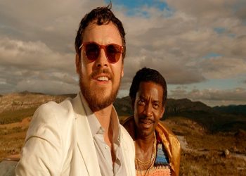 Sérgio Guizé investiga mistério no trailer de Além do Homem