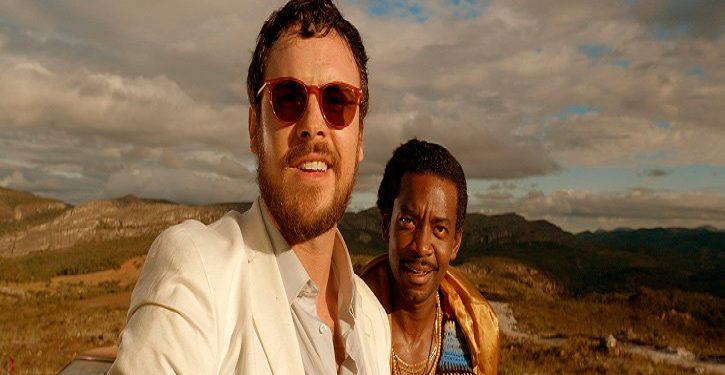 Sérgio Guizé investiga mistério no trailer de Além do Homem