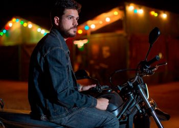 Marco Pigossi é matador de aluguel no trailer O Nome da Morte