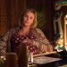 Charlize Theron vive mãe atarefada no trailer de Tully