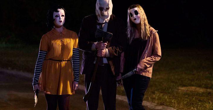Mascarados aterrorizam família no trailer de Os Estranhos: Caçada Noturna