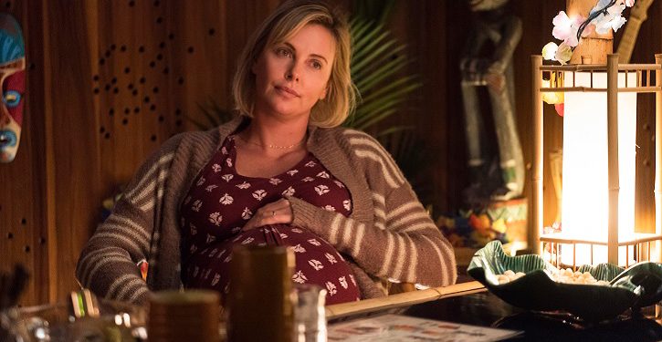 Tully traz um olhar sensível sobre a maternidade