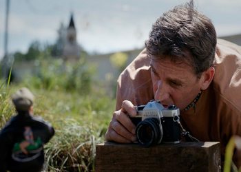 Estrelado por Steve Carrell, Bem-Vindos à Marwen ganha trailer e pôster