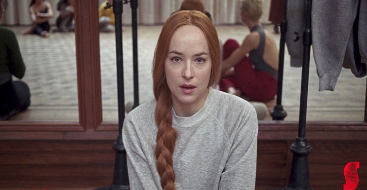 Dakota Johnson e Tilda Swinton em clima de terror no primeiro trailer de Suspiria
