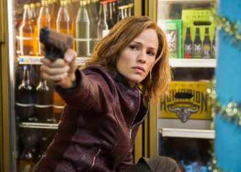 Jennifer Garner acerta as contas no trailer de A Justiceira