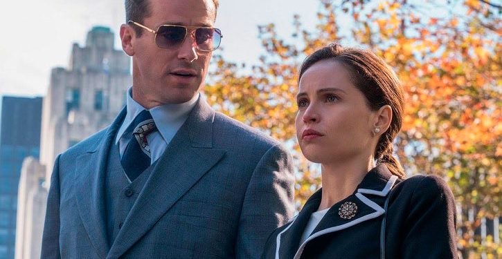 Felicity Jones luta pelos direitos da mulher no trailer On The Basis of Sex