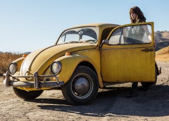Bumblebee, spin-off de Transformers, ganha novo cartaz