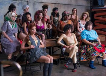 Glow é renovada para 3ª temporada pela Netflix