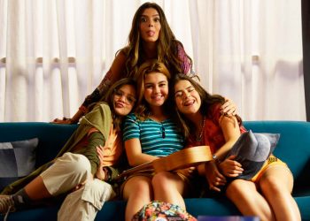 Maisa, Klara Castanho e Mel Maia fazem loucuras no trailer de Tudo Por um Pop Star