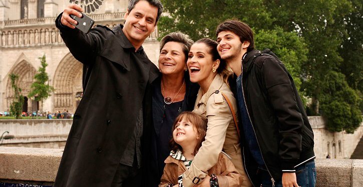 De Pernas Pro Ar 3 ganha primeiro pôster