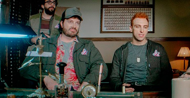 Exterminadores do Além Contra a Loira do Banheiro ganha trailer sangrento