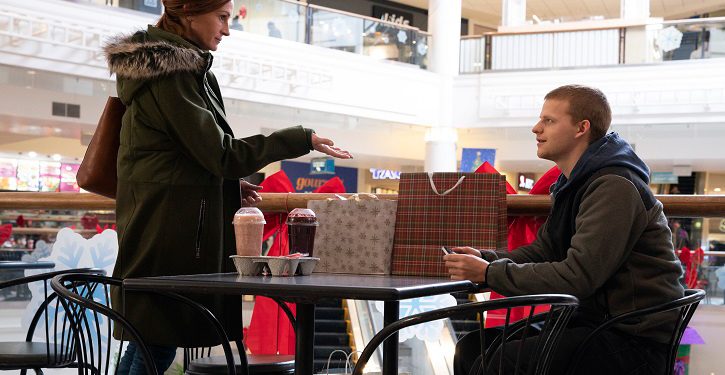 Assista ao trailer de O Retorno de Ben, com Julia Roberts e Lucas Hedges