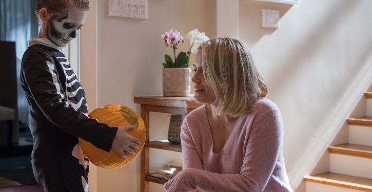 Assista ao trailer de Maligno, terror estrelado por Taylor Schilling