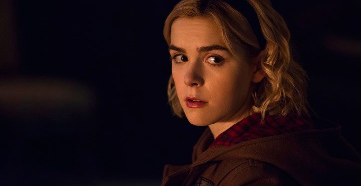 Assista ao trailer de O Mundo Sombrio de Sabrina: Um Conto de Inverno