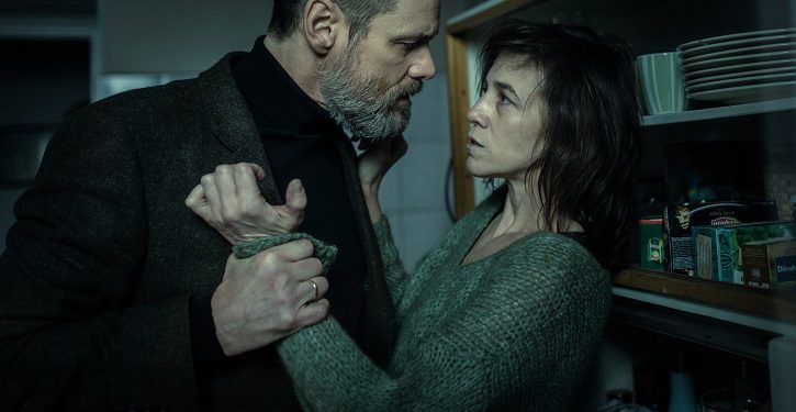 Estrelado por Jim Carrey, suspense Crimes Obscuros ganha trailer