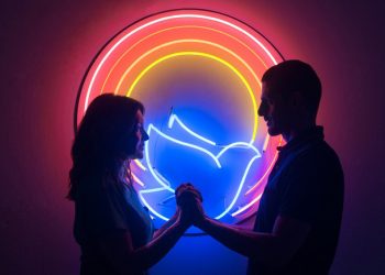 Estrelado por Dira Paes, Divino Amor ganha primeira cena; assista