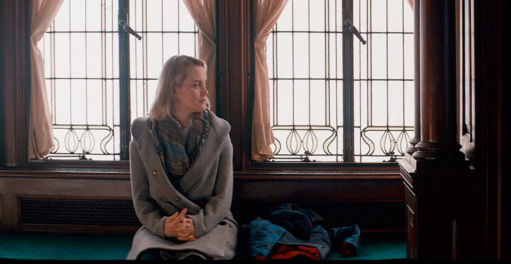 Taylor Schilling é atormentada por filho no novo trailer de Maligno