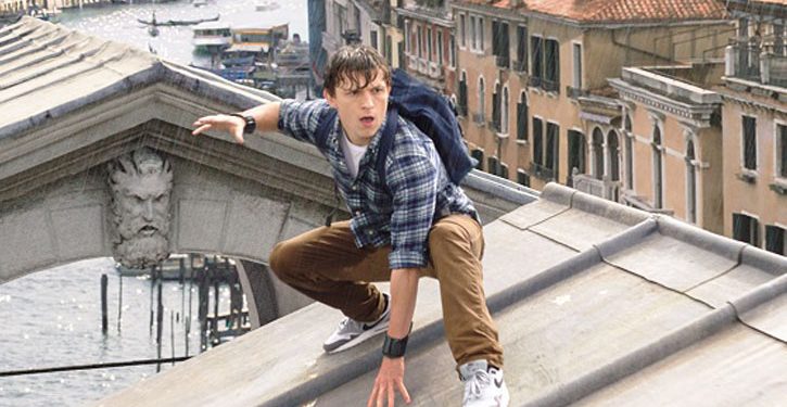 Peter Paker viaja nos novos cartazes de Homem-Aranha: Longe de Casa