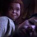 Chucky observa seu dono em nova imagem de Brinquedo Assassino