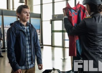 Peter tem problemas no aeroporto em nova imagem de Homem-Aranha: Longe de Casa