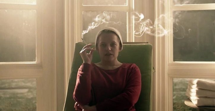 Elisabeth Moss lidera revolução no trailer da 3ª temporada de The Handmaid’s Tale