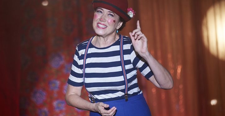 Lilia Cabral é solteirona em busca de amor no trailer de Maria do Caritó