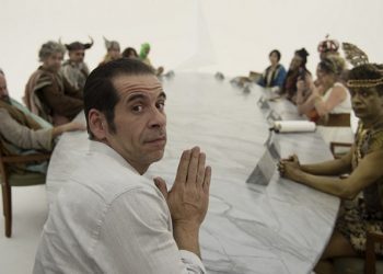 Leandro Hassum dá uma de cupido no trailer de O Amor Dá Trabalho