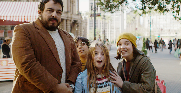 Começam as filmagens da comédia 10 Horas Para o Natal, com Luis Lobianco