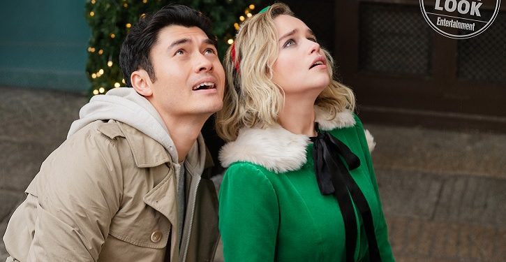 Emilia Clarke e Henry Golding em primeiras fotos da comédia romântica Last Christmas