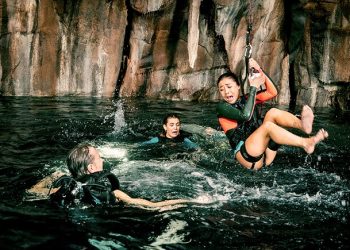 Tubarões aterrorizam mergulhadoras no trailer de Medo Profundo – O Segundo Ataque