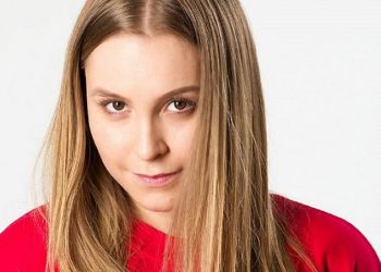 foto da atriz carla diaz