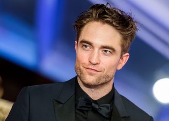 foto do ator robert pattinson