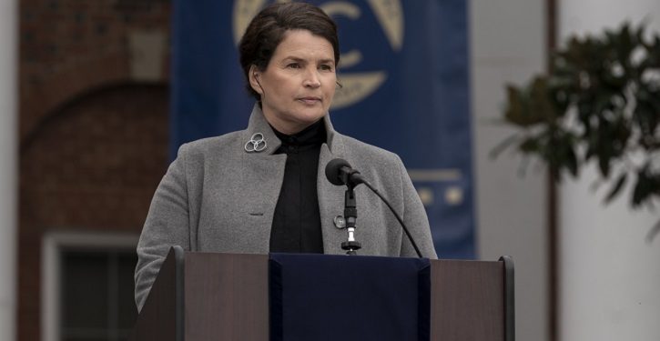 foto da serie the walking dead world beyond