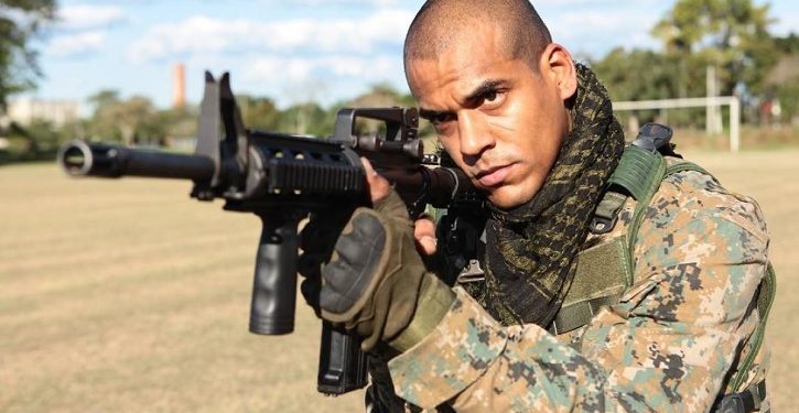 foto da serie arcanjo renegado