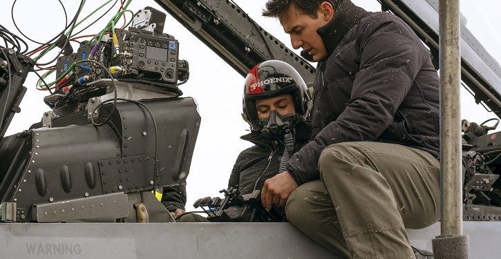 foto do filme top gun maverick