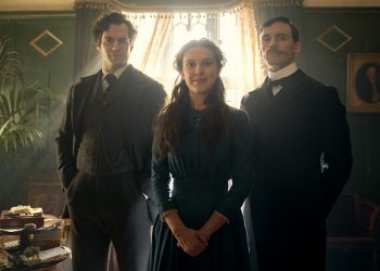 foto do filme enola holmes