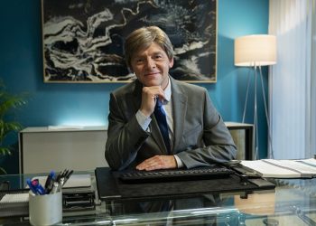 foto da serie truth seekers