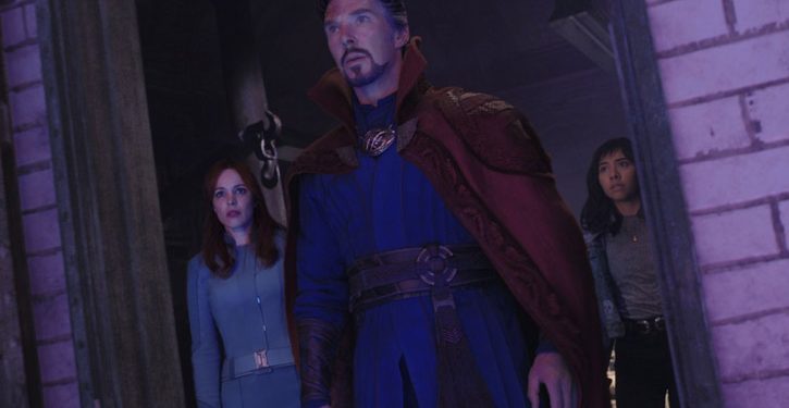 foto do filme Doutor Estranho no Multiverso da Loucura