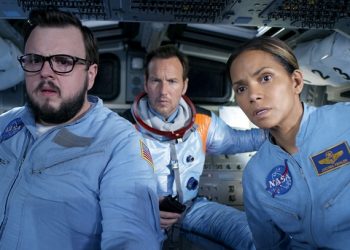 foto do filme Moonfall - Ameaça Lunar