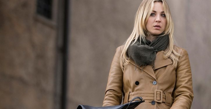 foto da 2ª temporada de The Flight Attendant