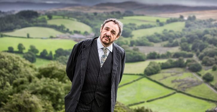 foto do ator John Rhys-Davis na CCXP 22