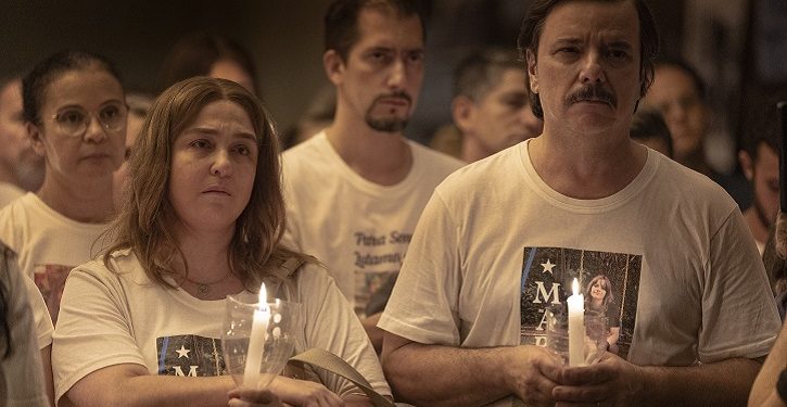 foto da nova série Todo Dia a Mesma Noite