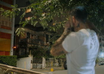 foto da série documental A Mulher da Casa Abandonada